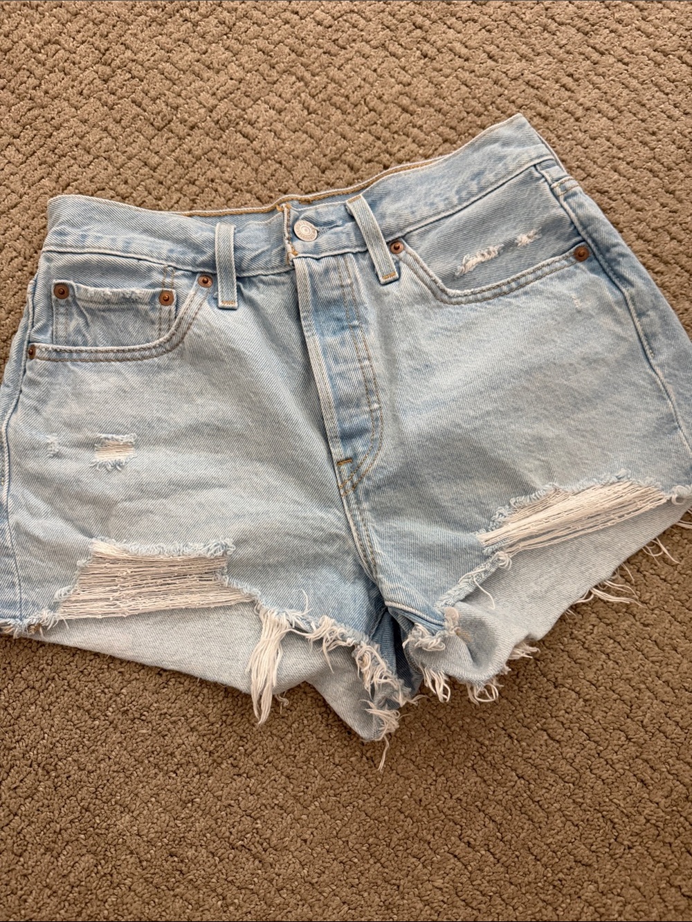 Levi’s 27 High-Waist Light Blue Distressed Denim Shorts for Women